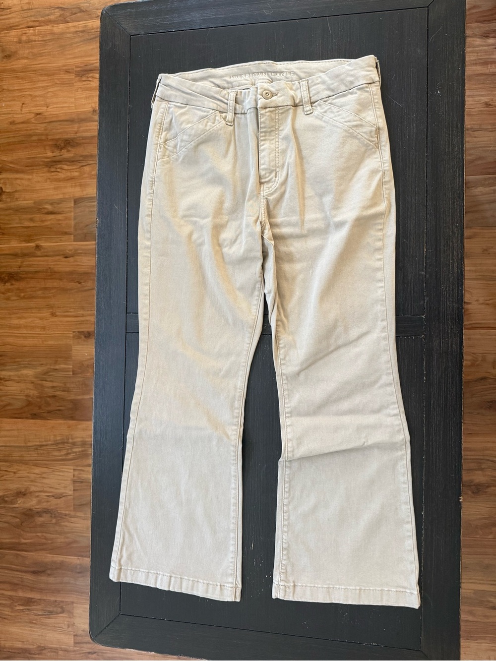 American Eagle Outfitters Women's Wide Leg Jeans in Light Beige